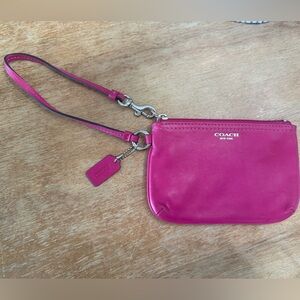 Vintage Coach Fuchsia Leather Wristlet Y2K